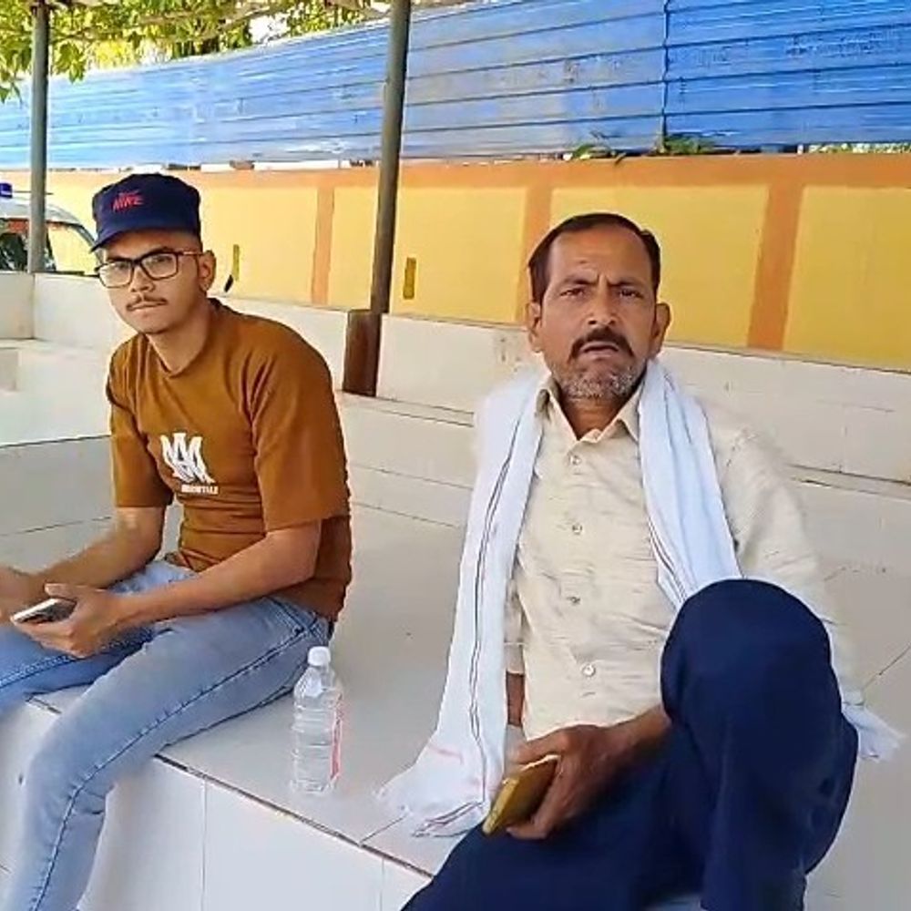 उन्नाव में ट्रैक्टर की टक्कर से बुजुर्ग की मौत:जिला अस्पताल में तोड़ा दम; नहर पुल के पास हुआ दर्दनाक हादसा, गांव में मातम