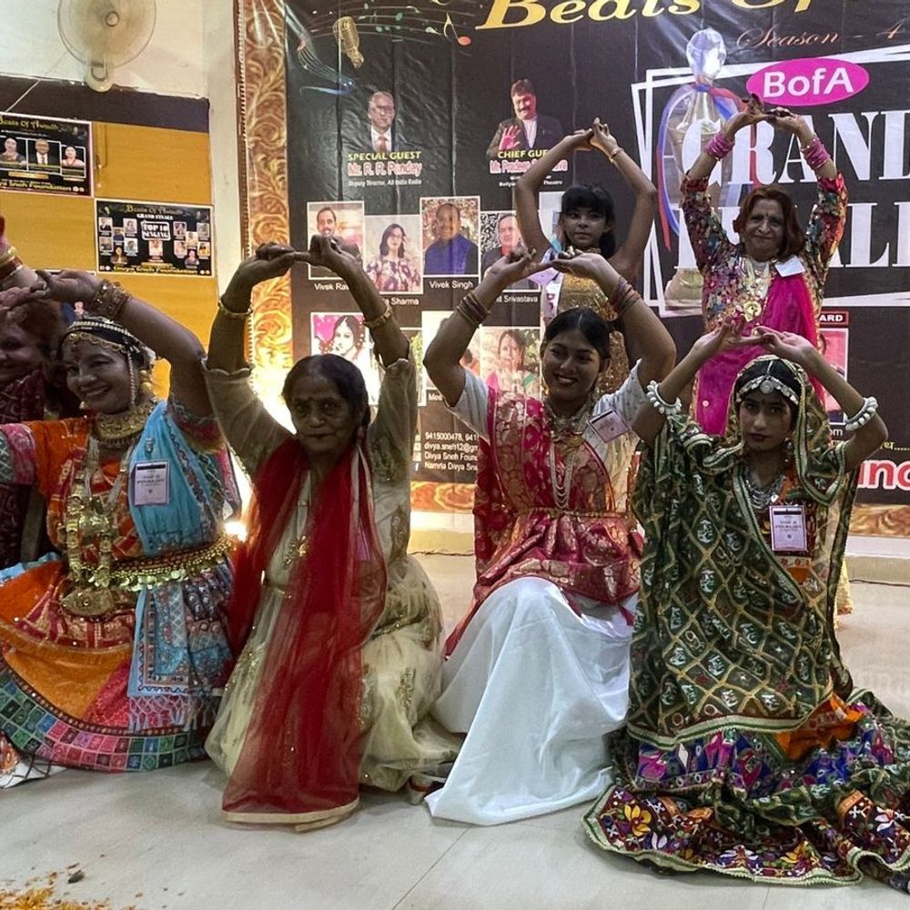 लखनऊ में 'बेस्ट का अवार्ड सीजन-4' का फिनाले:गीता शर्मा, रितिका सिंह समेत कई कलाकारों ने जीते खिताब