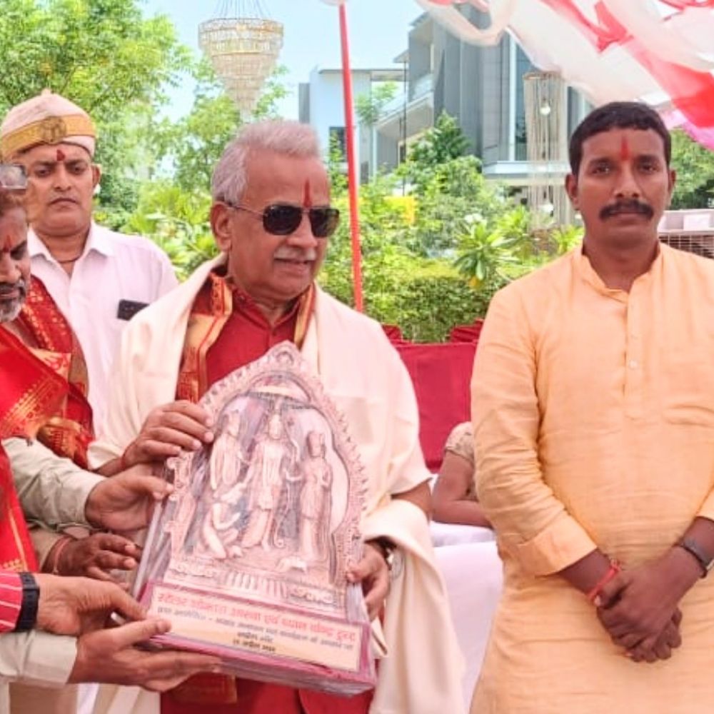 लखनऊ की स्टेलर ओकॉस सोसायटी में अखंड रामायण पाठ:निवासियों ने उत्साह से लिया भाग, भक्तिमय हुआ माहौल