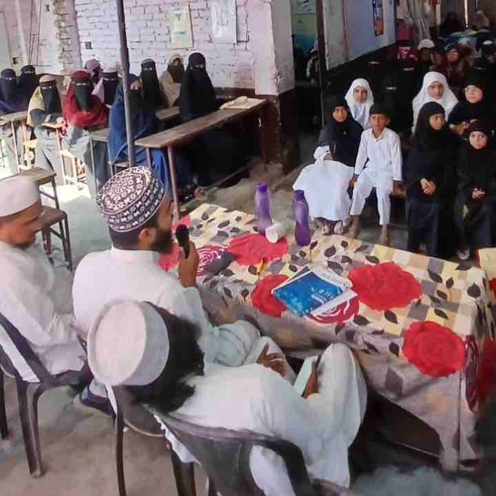गोरखपुर में इस्लामी बहनों के लिए दर्स-ए-कुरआन शुरू:शहर काजी ने बताया- कुरआन हर पहलू में देता है जीवन का मार्गदर्शन