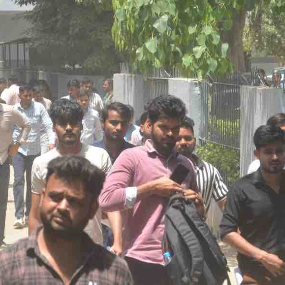 गाजियाबाद होमगार्ड परीक्षा, 75% से अधिक अभ्यर्थी उपस्थित:दूसरा दिन शांतिपूर्ण रहा, दो शिफ्ट में हुआ आयोजन