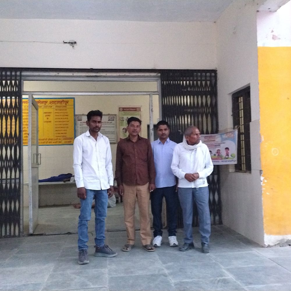 शाहजहांपुर में ट्रक ने टेंपो को मारी टक्कर,युवक की मौत:शादी समारोह में जा रहे परिवार के साथ हादसा, मां के सामने बेटे ने मौके पर तोड़ा दम