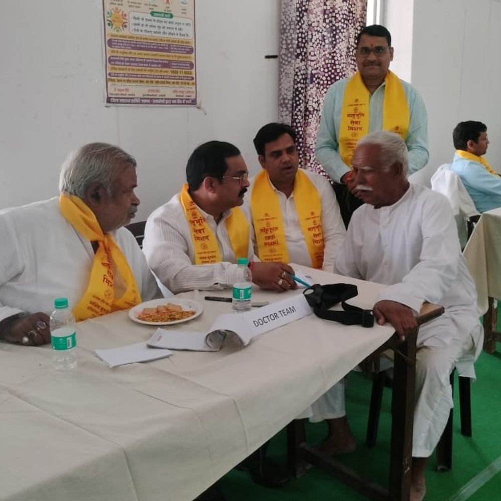 रायबरेली जेल में निःशुल्क नेत्र-ईएनटी शिविर का आयोजन:200 से अधिक बंदियों का परीक्षण, दवा और चश्मा वितरित