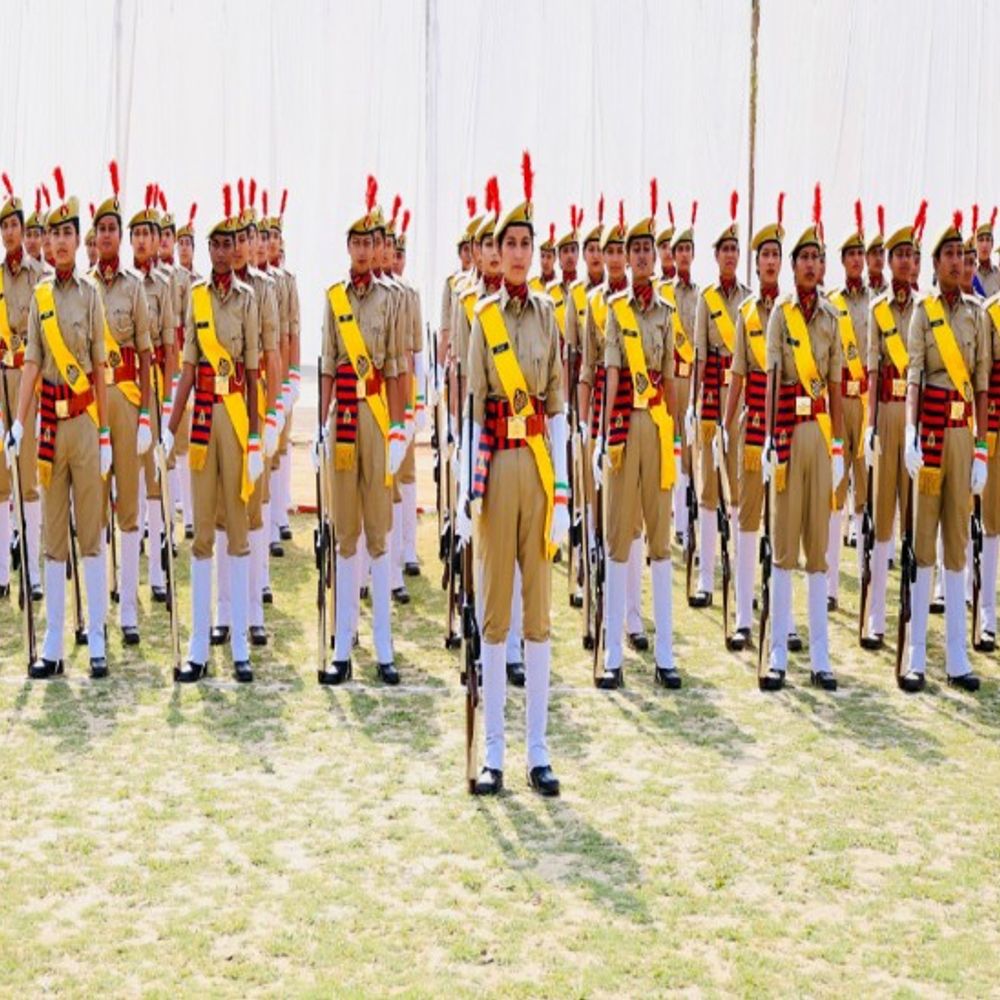 शाहजहांपुर पुलिस लाइन में 497 महिला आरक्षियों का दीक्षांत समारोह:बरेली कमिश्नर, डीएम-एसपी हुए शामिल; सीएम का संबोधन सुना गया