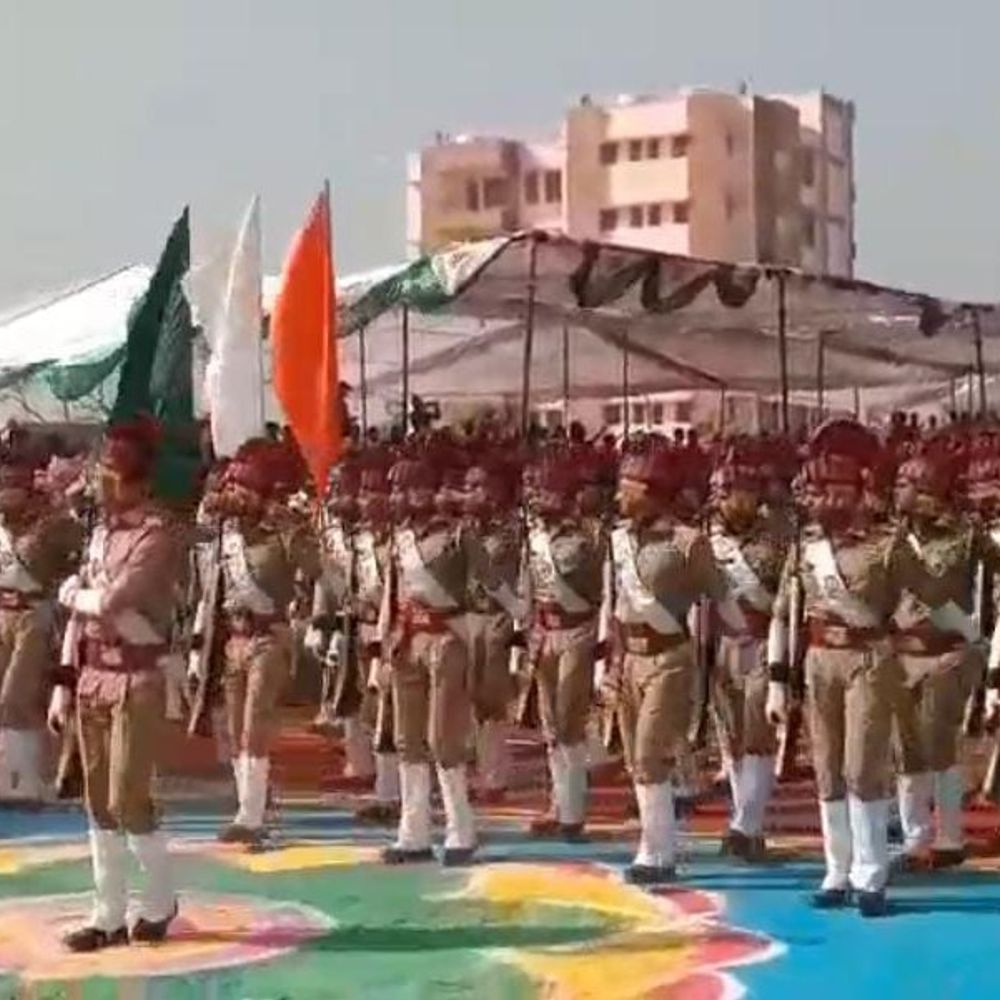 कासगंज में रिक्रूट आरक्षियों की दीक्षांत परेड:एडीजी अनुपम कुलश्रेष्ठ ने ली सलामी, नौ माह का प्रशिक्षण पूरा