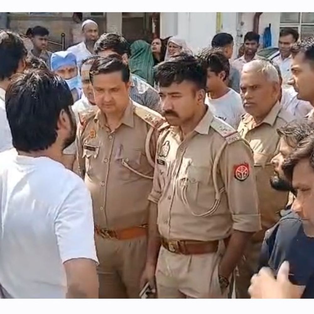 हापुड़ में स्विमिंग पूल में युवक की डूबकर मौत:गर्मी से बचने को दोस्तो संग नहाने आया था, संचालक ने बाहर निकाला