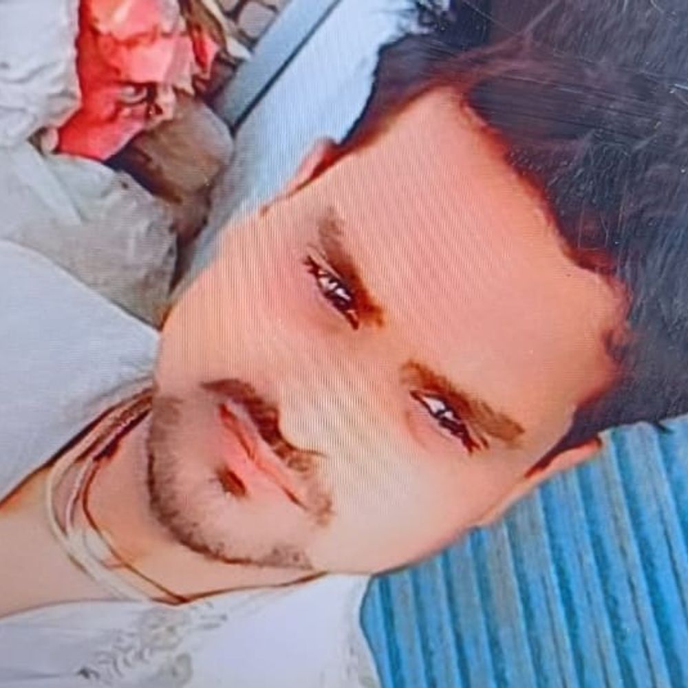 पत्नी से विवाद के बाद युवक ने दी जान:दोस्त कमरे पर पहुंचा तो फंदे से लटका मिला शव, बीवी मायके गई थी