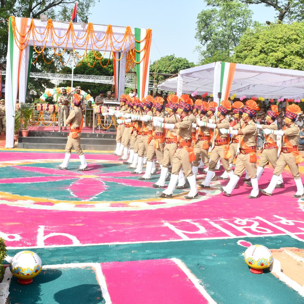 बदायूं में 489 रिक्रूट आरक्षियों का दीक्षांत समारोह:पुलिस लाइन में प्रशिक्षण के बाद शानदार परेड प्रस्तुत की