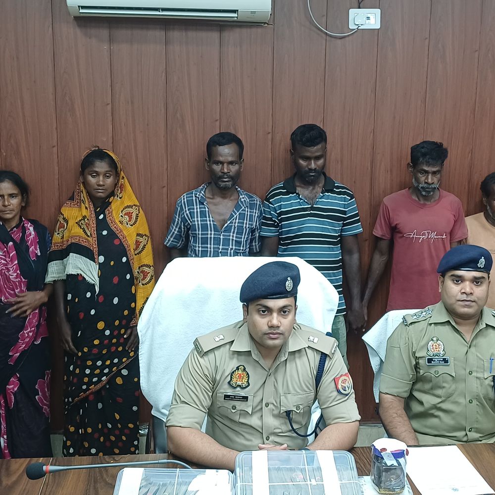 चंदौली में 7 अंतरराज्यीय ठग गिरफ्तार:15.80 लाख नकद बरामद, ज्वेलर्स से की थी धोखाधड़ी