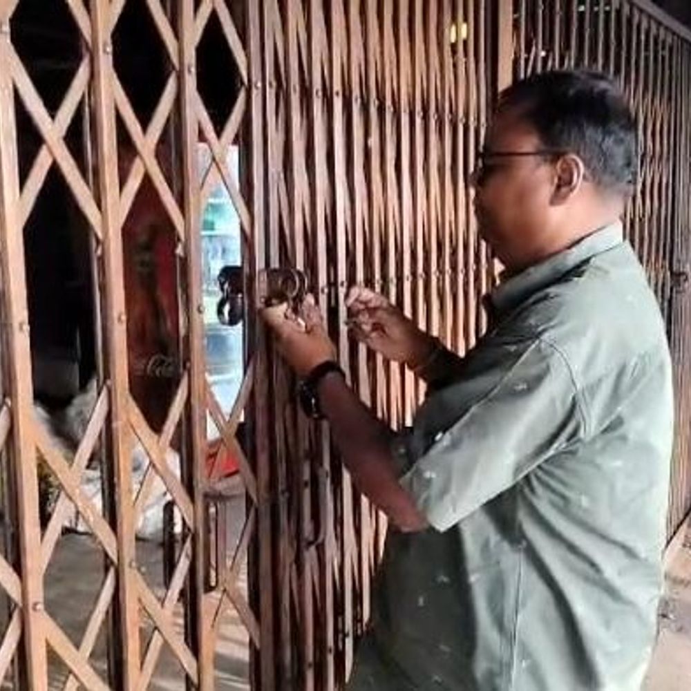 कंचन ढाबा सील, दो दिन पहले जब्त हुई थी शराब:  राजस्व विभाग के आदेश पर कटघोरा पुलिस ने अवैध शराबखोरी पर की कार्रवाई – Korba News