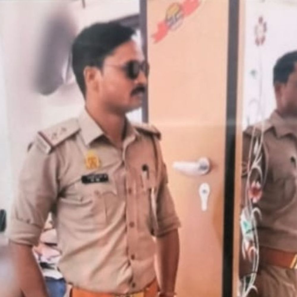 मेरठ में पल्लवपुरम थाने का एसओ लाइन हाजिर:इसी थाने से रिश्वत लेते दरोगा हुआ था अरेस्ट, एंटी करप्शन की टीम ले गई थी