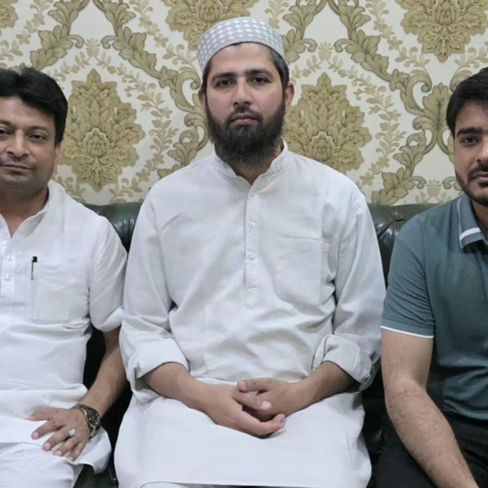 सेंट्रल मार्केट का समाधान निकाले सरकार:मेरठ में नायब शहरकाजी से मिले अल्पसंख्यक मोर्चा के राष्ट्रीय अध्यक्ष