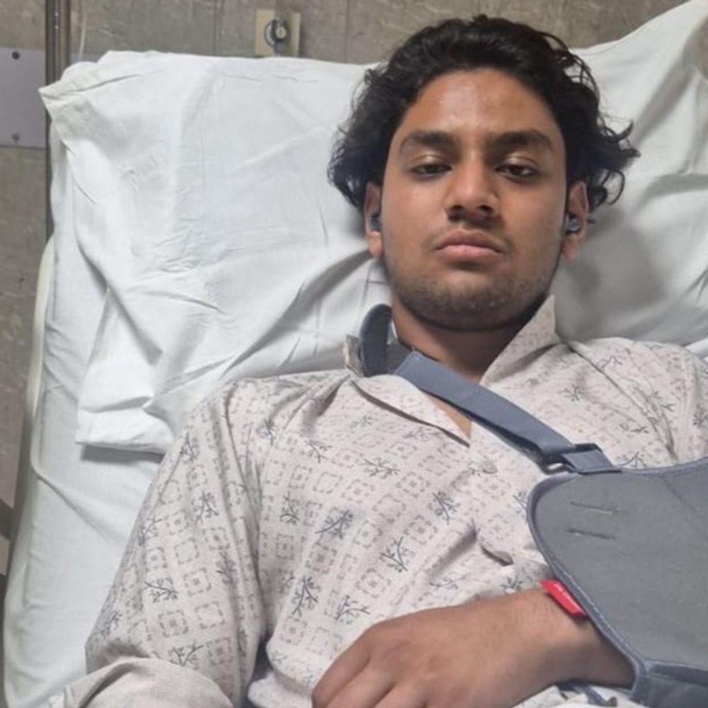 सपा नेत्री के बेटे को कार ने मारी टक्कर:मेरठ के सेंट जॉन्स स्कूल से जुड़ी है कार, पहले कट चुके 19 चालान