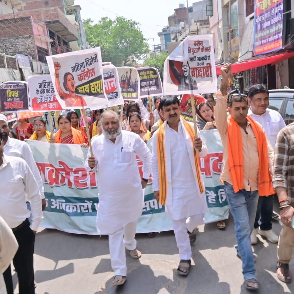 परिवहन मंत्री ने जनआक्रोश रैली निकाली:नारी शक्ति वंदन अधिनियम पर बलिया में महिलाओं ने किया विरोध, मंत्री ने कहा- ये महिलाओं से धोखा