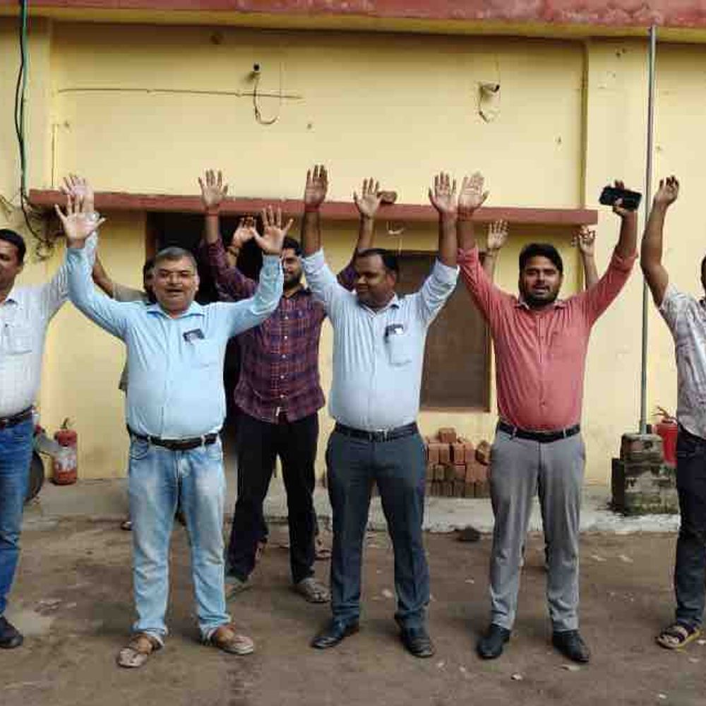 गोरखपुर में 13 मई को बड़े आंदोलन की तैयारी:बिजली निजीकरण के विरोध में कर्मचारी करेंगे प्रदर्शन, काली पट्टी बांधकर करेंगे काम