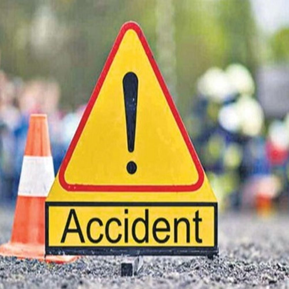 लखनऊ में कार का गेट खुलने से गिरा स्कूटी सवार:समय पर इलाज नहीं मिलने पर हुई मौत; भाई ने दर्ज करवाया मुकदमा