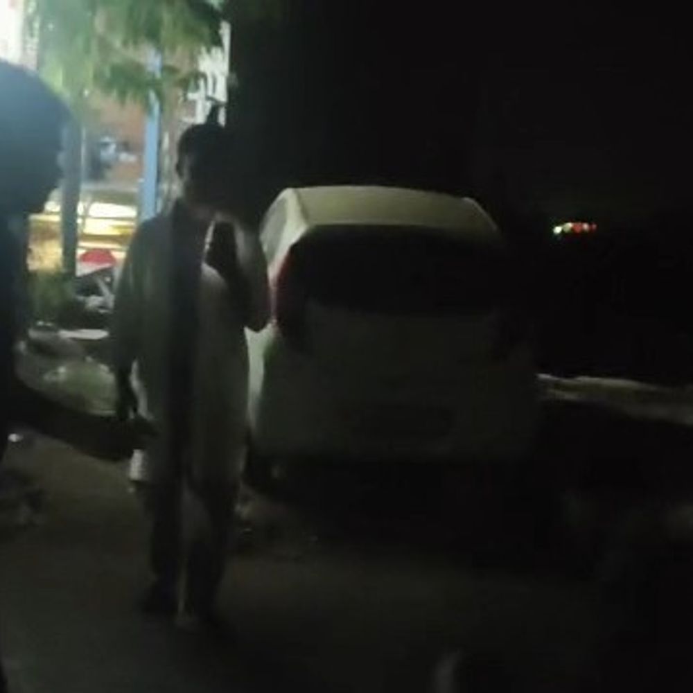 इटावा में अस्पताल कर्मचारियों पर राहगीरों से मारपीट का आरोप:वीडियो आने के बाद राजपूत समाज में बढ़ा आक्रोश