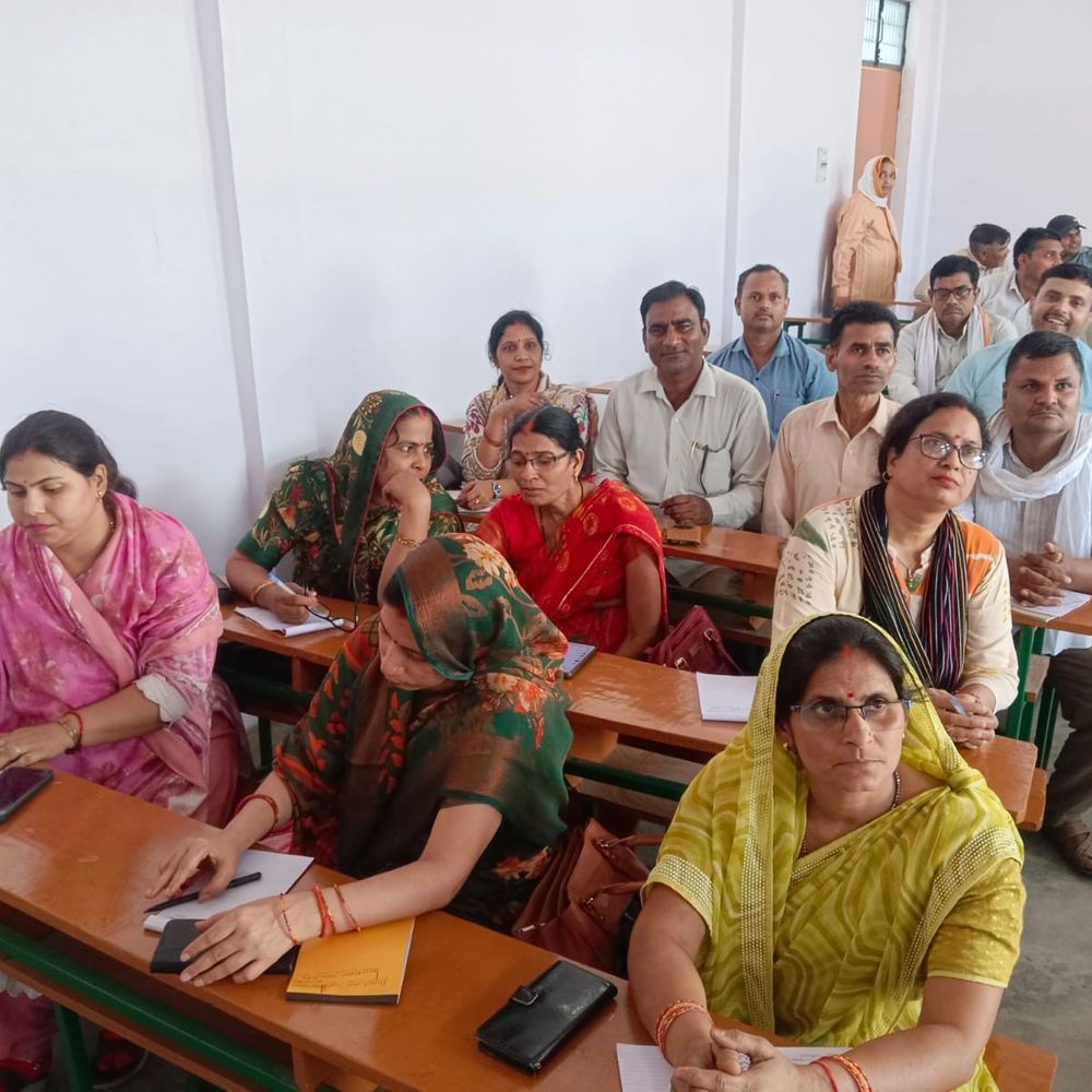 अयोध्या में जनगणना प्रशिक्षण का दूसरा चरण शुरू:मिल्कीपुर-रुदौली में 989 प्रगणकों को मिला प्रशिक्षण, 29 अप्रैल तक चलेगा अभियान