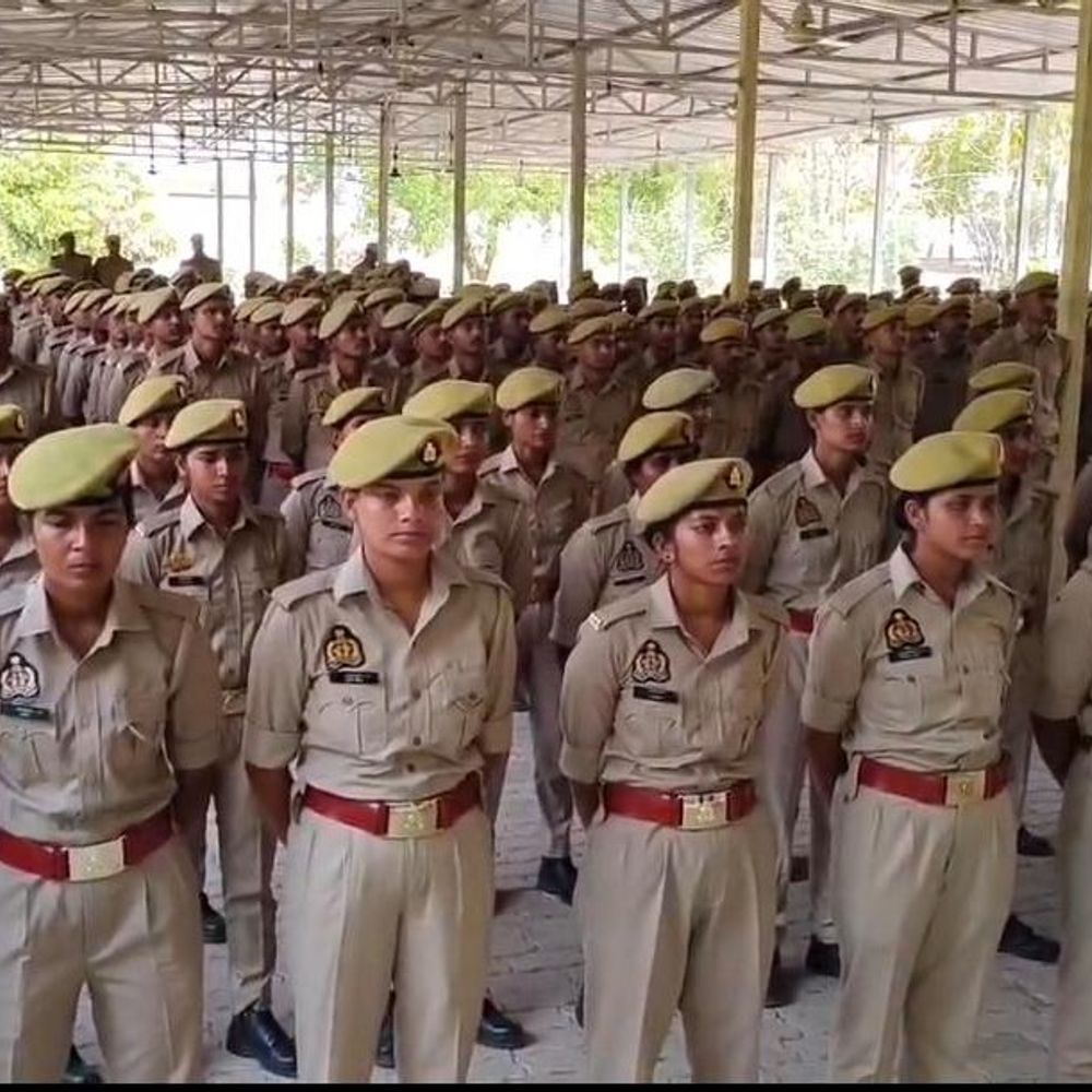 चित्रकूट SP ने 296 पुलिसकर्मियों को थानों में भेजा:प्रशिक्षण के बाद दी कर्तव्यनिष्ठा की सीख, सभी ने संकल्प लिया