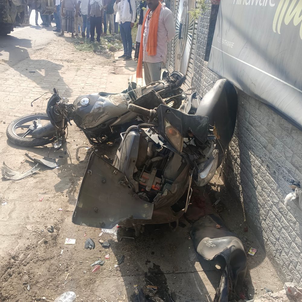 कौशांबी में पिकअप की टक्कर से बाइक सवार की मौत:प्रयागराज से कानपुर जा रहा वाहन जब्त, चालक मौके से फरार