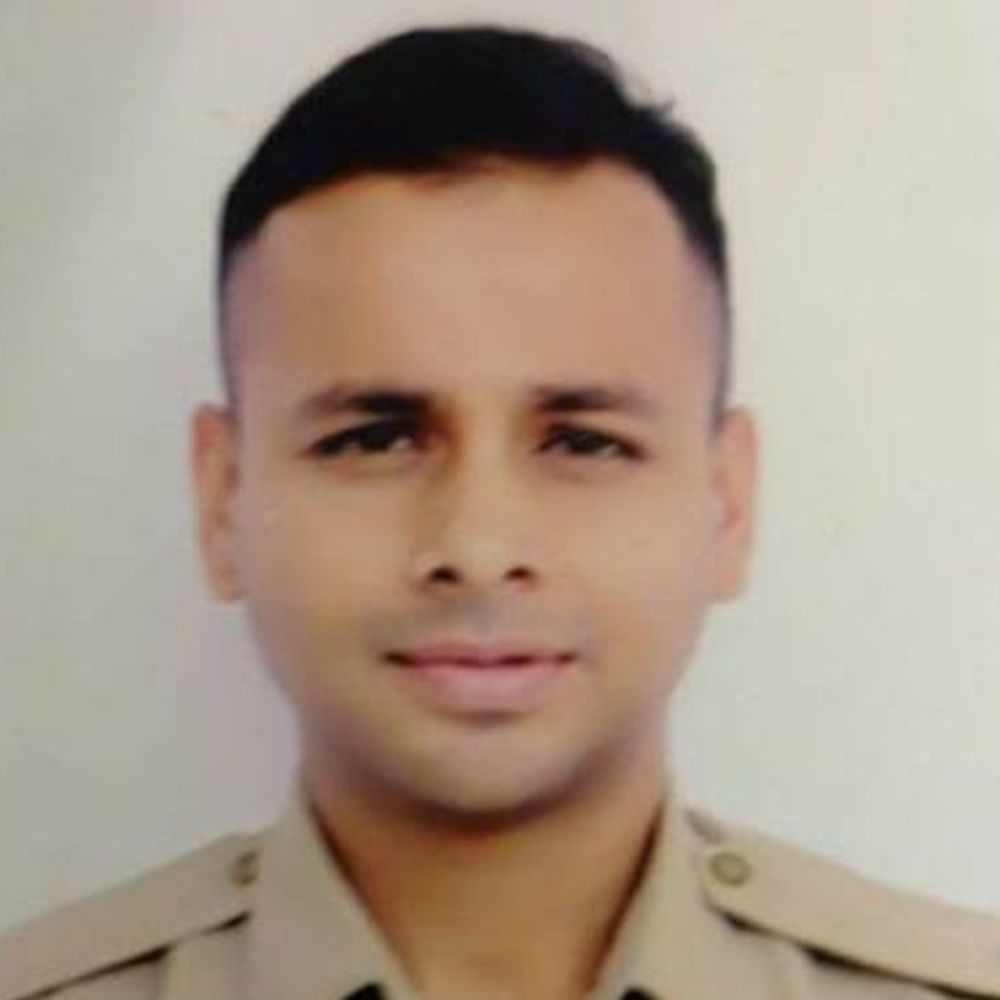 फतेहपुर में कार्रवाई न करने पर SHO लाइन हाजिर:पुलिस महकमे में फेरबदल, 8 अधिकारियों के तबादले, कानून व्यवस्था सुदृढ़ करने का लक्ष्य