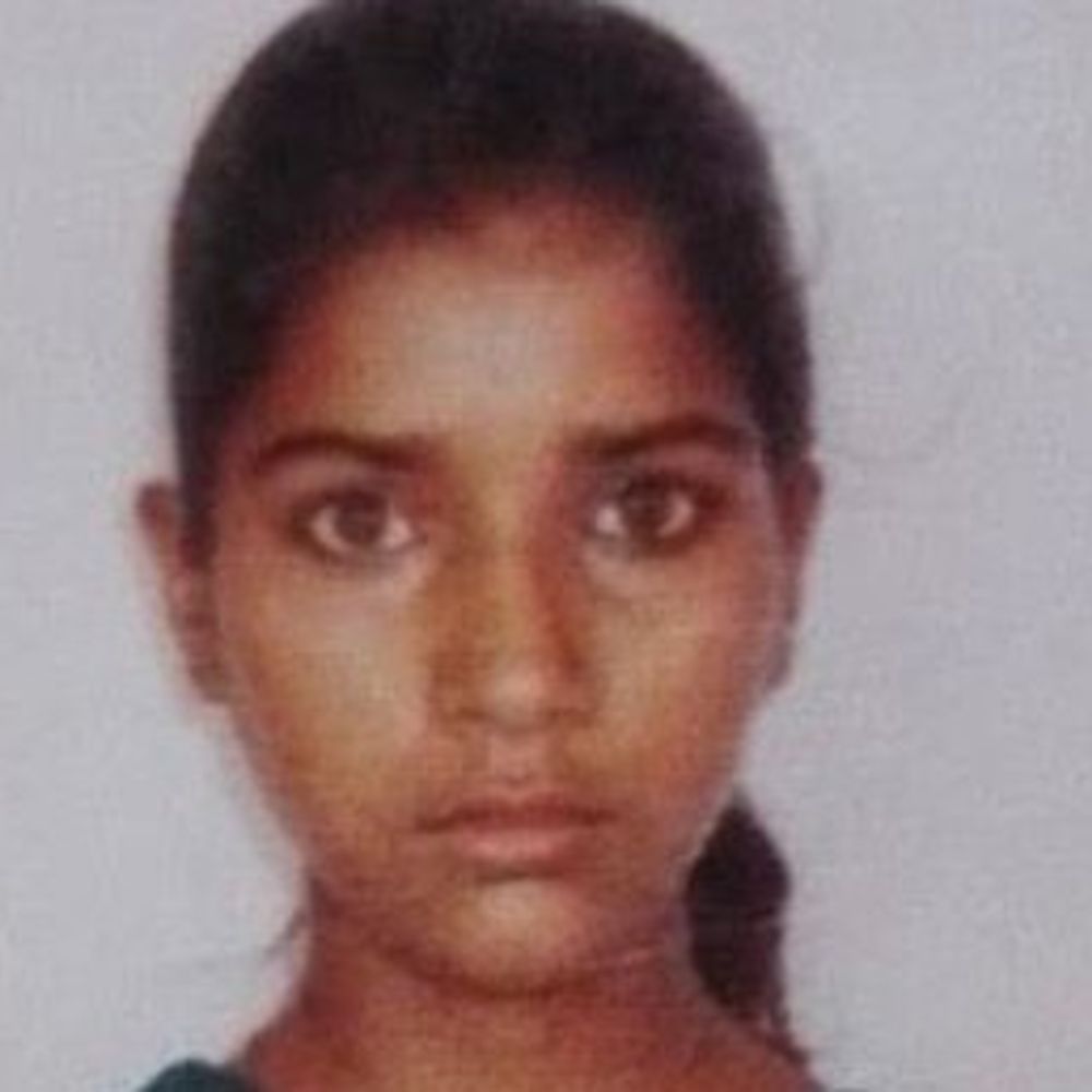 युवती की मौत...भाई ने पति-सास पर हत्या का आरोप लगाया:एक महीने पहले सीढ़ियों से गिरने का मामला, पुलिस जांच में जुटी