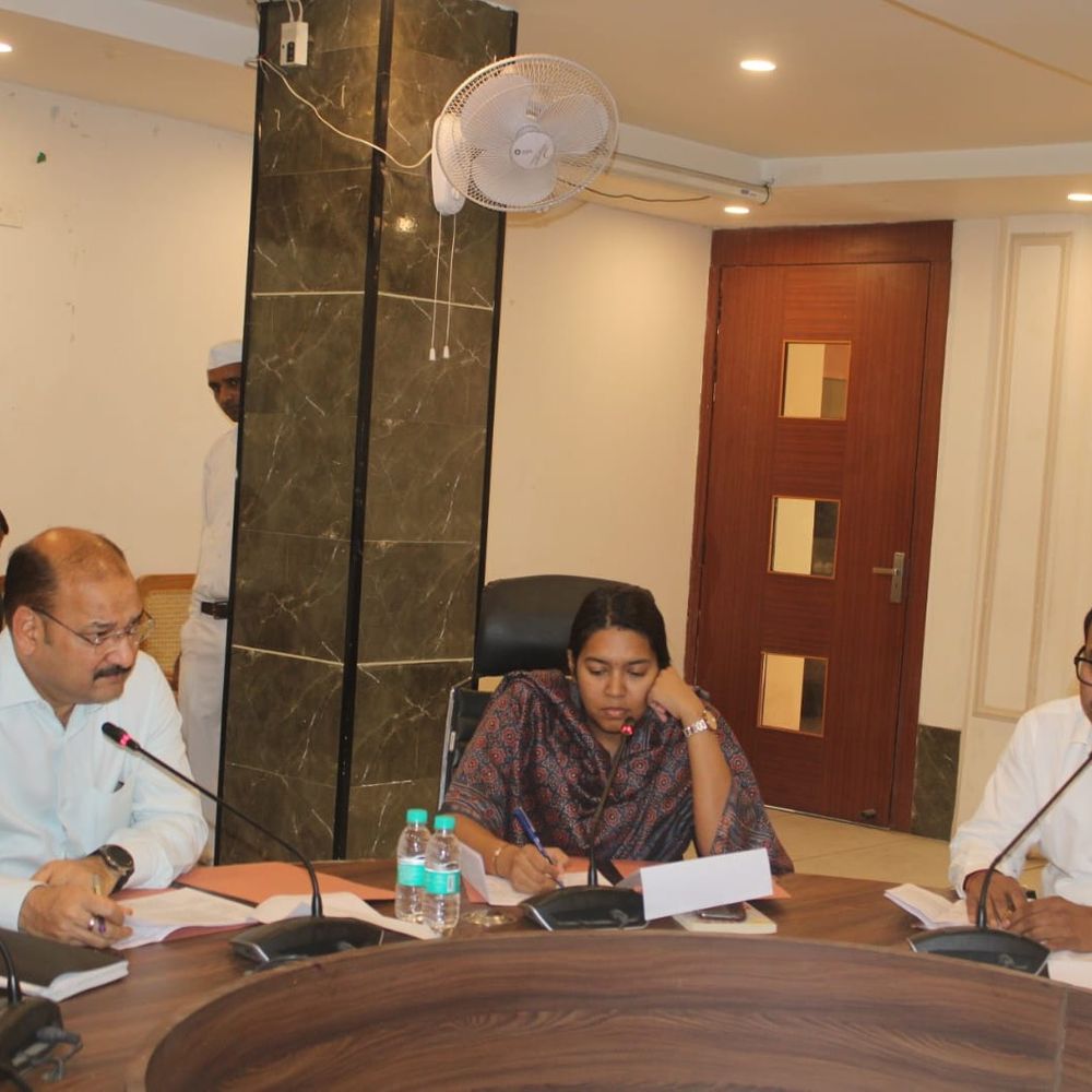 व्यापार बंधु बैठक में 22 समस्याओं पर चर्चा:जिलाधिकारी ने 5 का समाधान कराया, लंबित पर दिए निर्देश