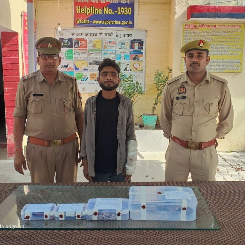 बांदा में गैंगस्टर गिरफ्तार, 7 लाख के जेवर बरामद:मकान का ताला तोड़कर चोरी की थी, अवैध तमंचा भी मिला