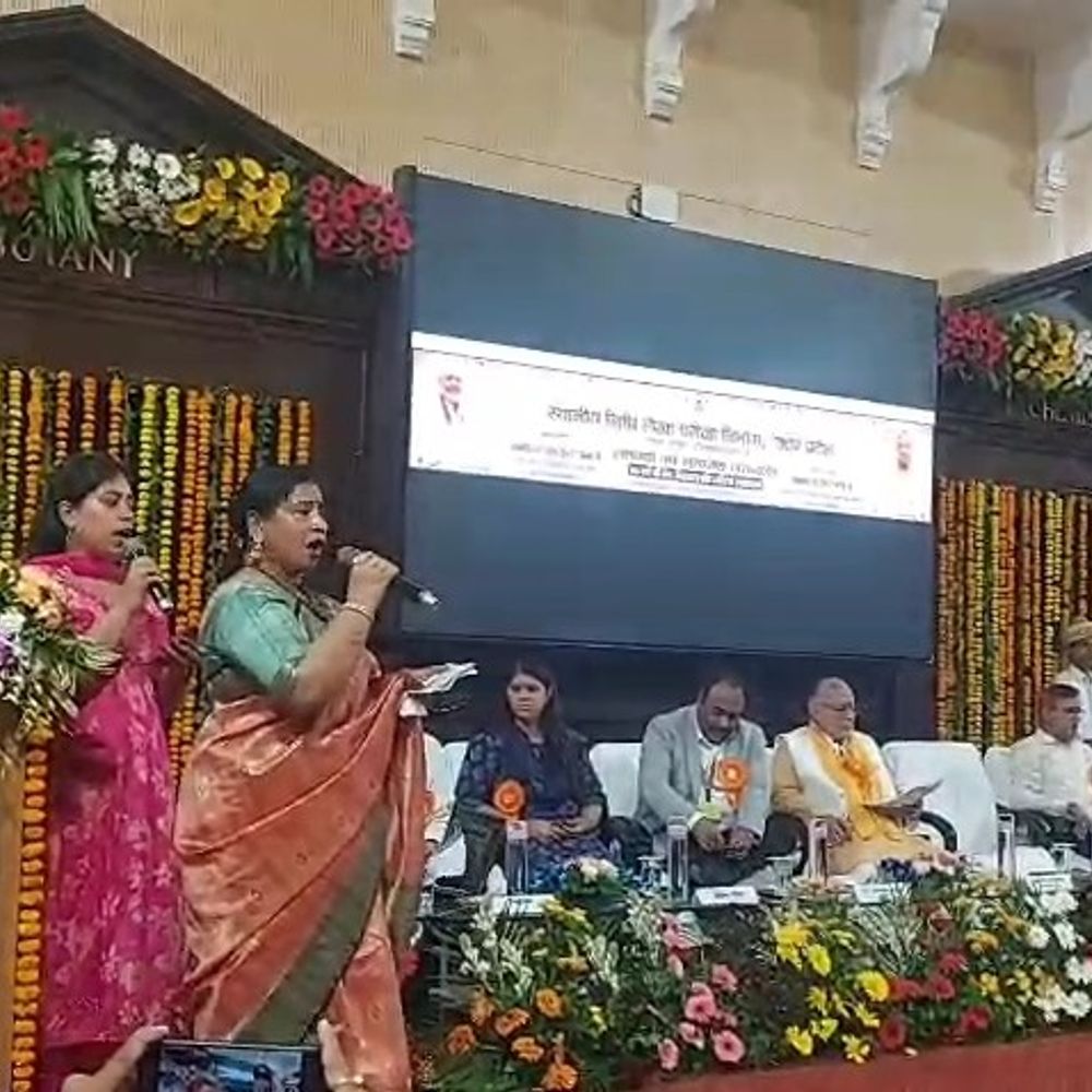 लखनऊ में लोक संस्कृति को मिला मंच:लेखा परीक्षा विभाग ने शताब्दी वर्ष पर कार्यक्रम किया