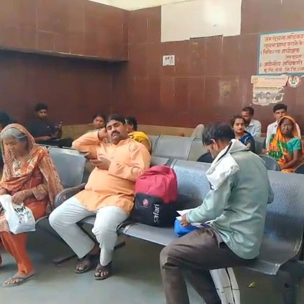 उन्नाव में भीषण गर्मी, जिला अस्पताल में मरीजों की भीड़:42℃ तापमान से जनजीवन प्रभावित, इमरजेंसी वार्ड में भी भीड़