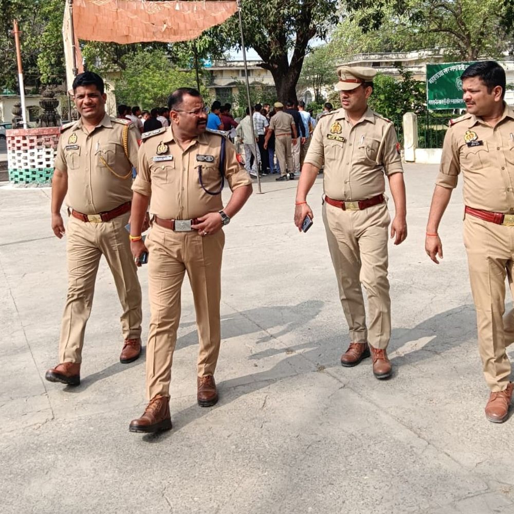 कड़ी सुरक्षा के बीच होमगार्ड भर्ती परीक्षा:एएसपी विशाल पाण्डेय ने केंद्रों का निरीक्षण कर व्यवस्था जांची