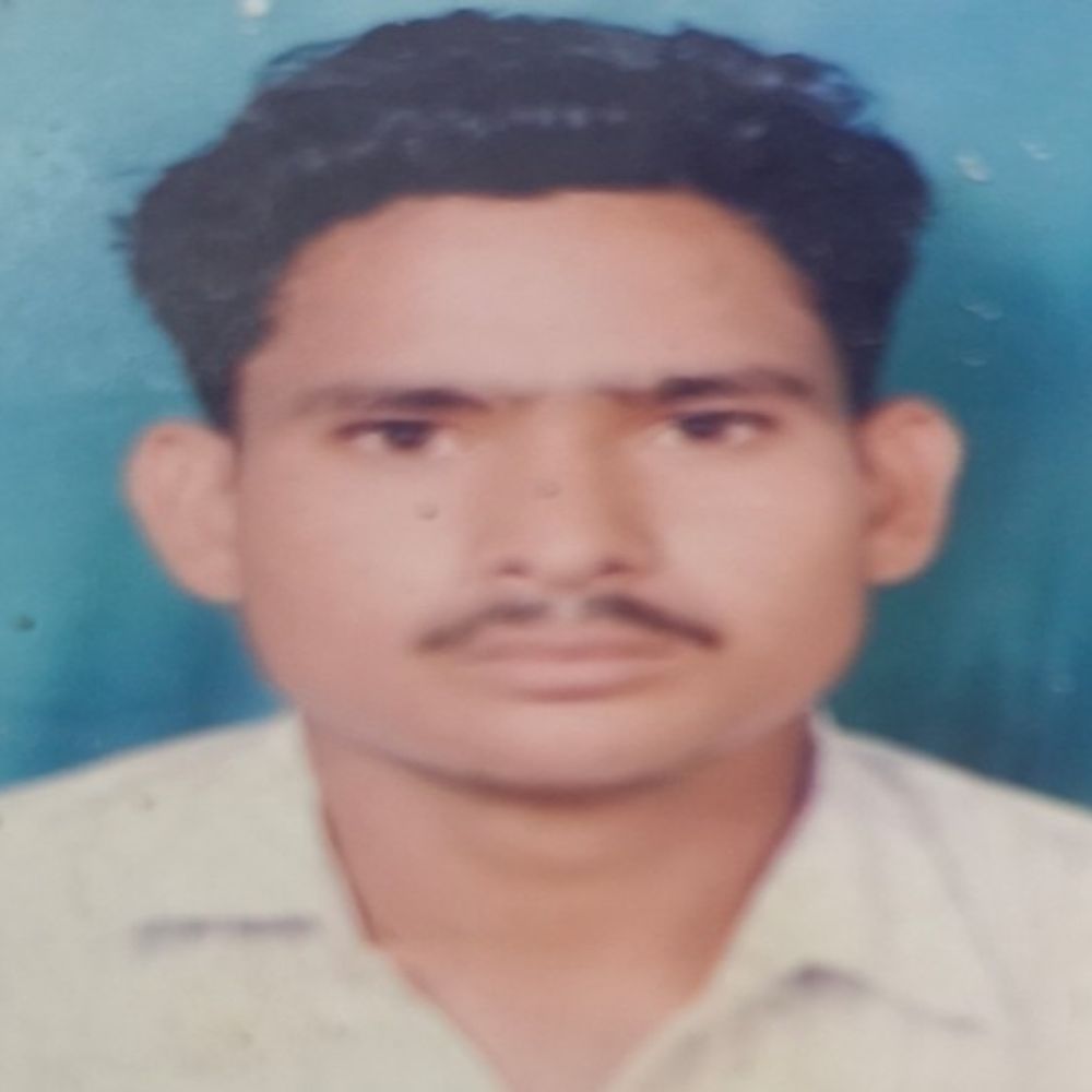 अज्ञात वाहन की टक्कर से बाइक सवार की मौत:परिजन बोले- बहन की शादी के लिए दोस्त के साथ गिलास लेने निकला था