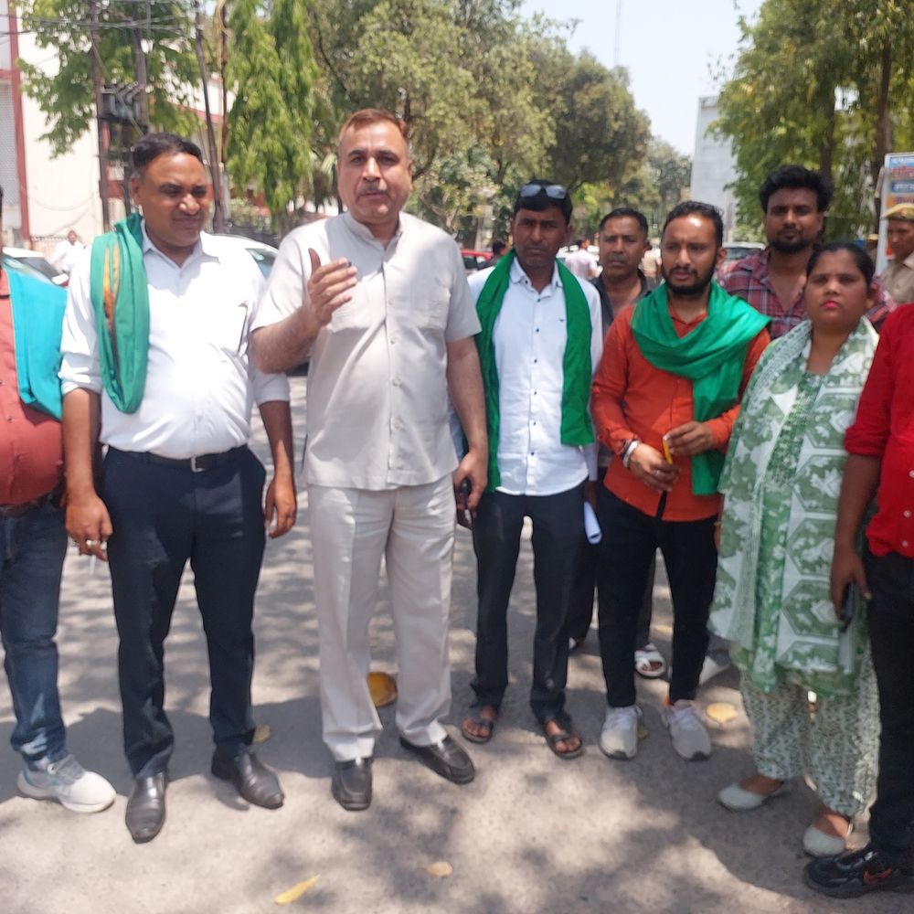 भारतीय किसान यूनियन ने पंचायत चुनाव में देरी पर सौंपा:उत्तर प्रदेश में समय पर चुनाव कराने की मांग