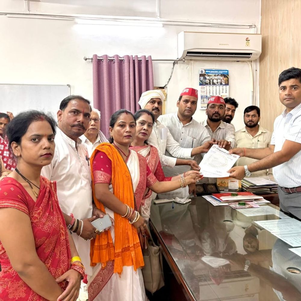 गाजीपुर की बेटी को न्याय दिलाने की मांग:कानपुर में विश्वकर्मा यूथ ब्रिगेड और सपा युवजनसभा ने सौंपा ज्ञापन