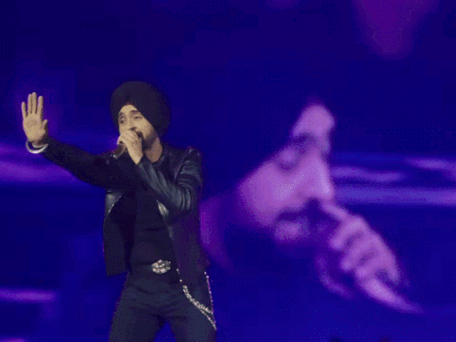 दिलजीत दोसांझ के कॉन्सर्ट में खालिस्तानी नारे,VIDEO:कनाडा में सिक्योरिटी से भिड़े खालिस्तान सपोर्टर; बोले- सिंगर BJP-RSS एजेंट