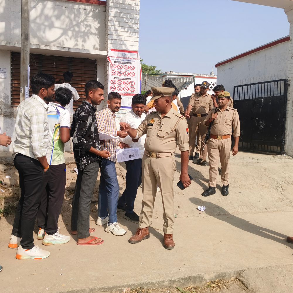 होमगार्ड परीक्षा दो दिन 4890 अभ्यर्थी अनुपस्थित आज तीसरा दिन:प्रतापगढ़ में कड़ी सुरक्षा के बीच होमगार्ड लिखित परीक्षा