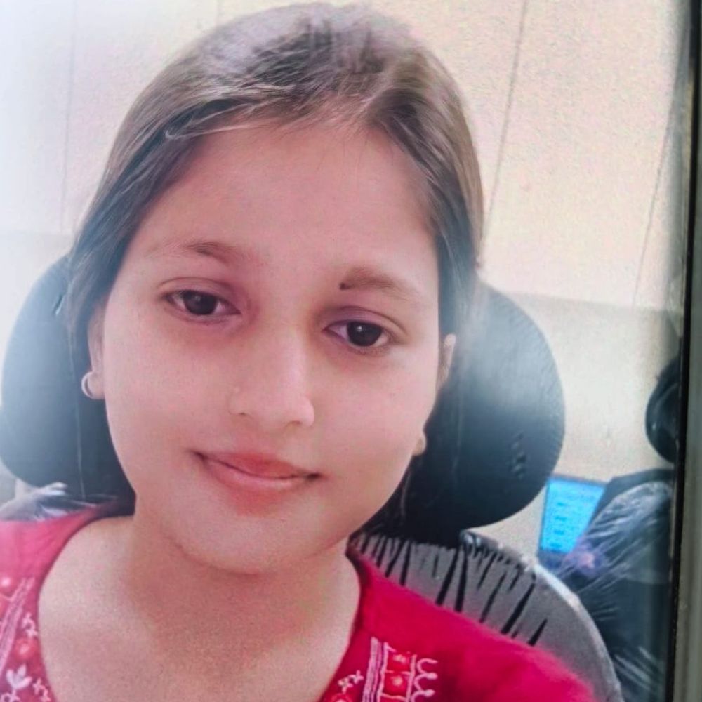 बीटेक छात्रा ने किराए के कमरे में सुसाइड किया:लखनऊ पहुंचे पिता ने पड़ोसी युवक पर हत्या का शक जताया, कुछ दिन पहले तय हुई थी शादी