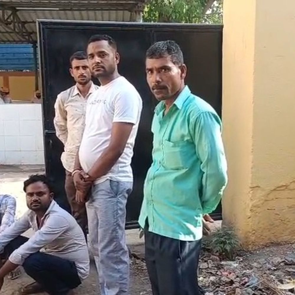 उन्नाव में युवक की संदिग्ध हालात में मौत:बाराबंकी से रोजगार की तलाश में आया था, जिला अस्पताल परिसर में शव मिला