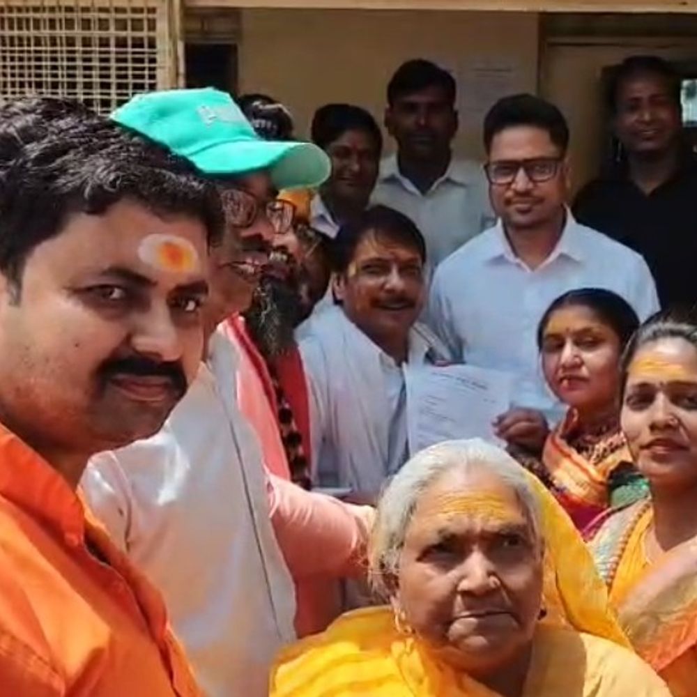 जलेसर में गौ सम्मान शोभायात्रा, राष्ट्रमाता घोषित करने की मांग:आह्वान अभियान के तहत निकाली गई भव्य यात्रा