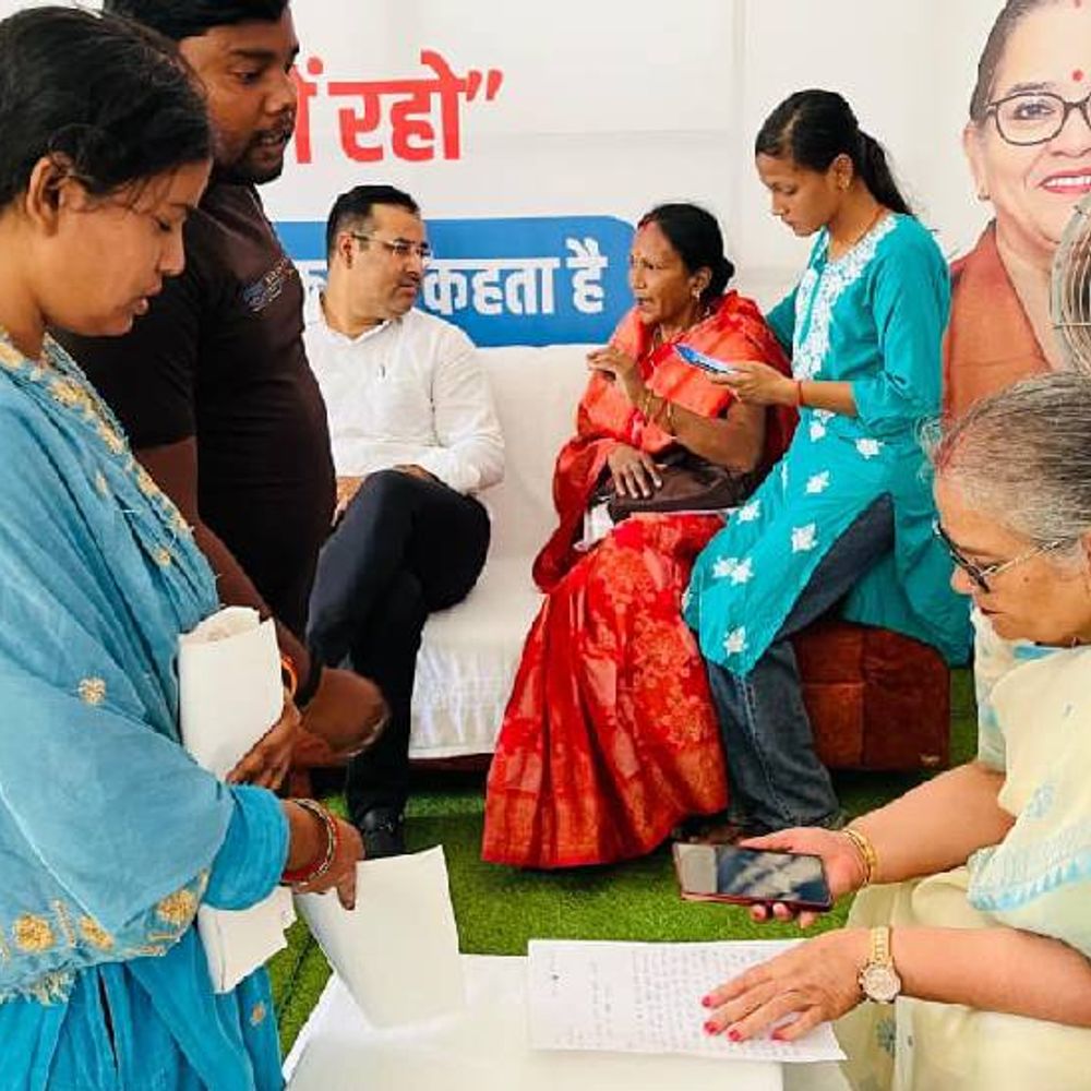 लखनऊ में गर्मी से राहत के लिए बने कूलिंग प्वाइंट:मेयर सुषमा खर्कवाल ने किया उद्घाटन, 150 जगहों पर कैनोपी से हो रही पानी की व्यवस्था