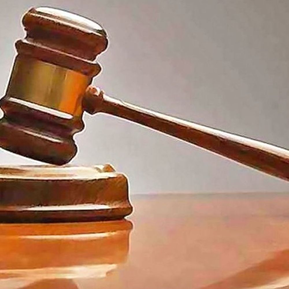 चकेरी में दहेज हत्या में पति और सास-सुसर को सजा:बाइक की मांग पूरी न होने पर शादी के एक साल बाद पीटकर फंदे से लटकाया था