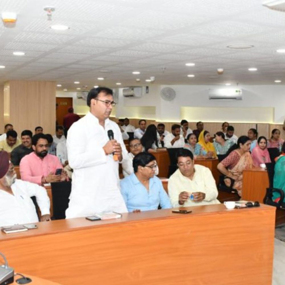 मेयर ने सदन में पेश किया नारी शक्ति वंदन अधिनियम:ध्वनि मत से सर्वसम्मति समर्थन, महिलाओं को सशक्त होने में मिलेगी मजबूती