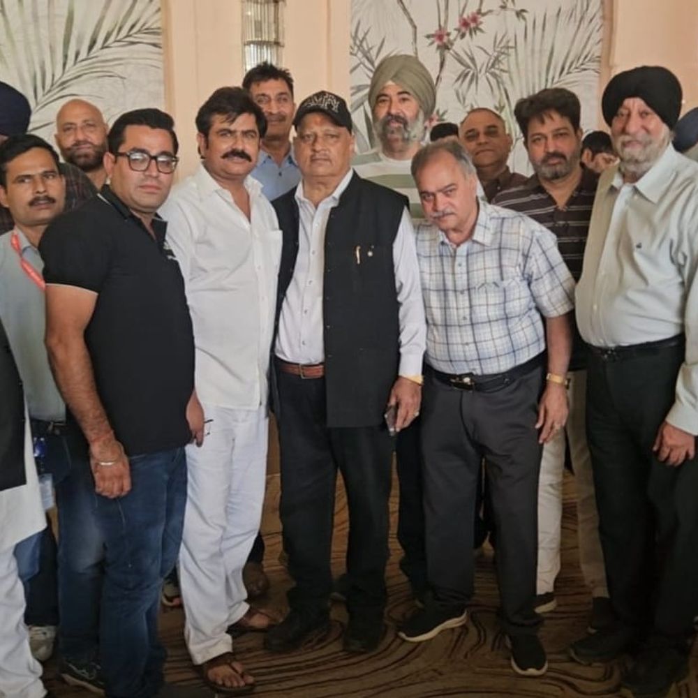 ग्रीन टैक्स बढ़ोतरी के खिलाफ भड़के मेरठ के ट्रांसपोर्टर:21 से 23 मई तक चक्का जाम करने की घोषणा, 10 साल की समय सीमा पर भी सवाल