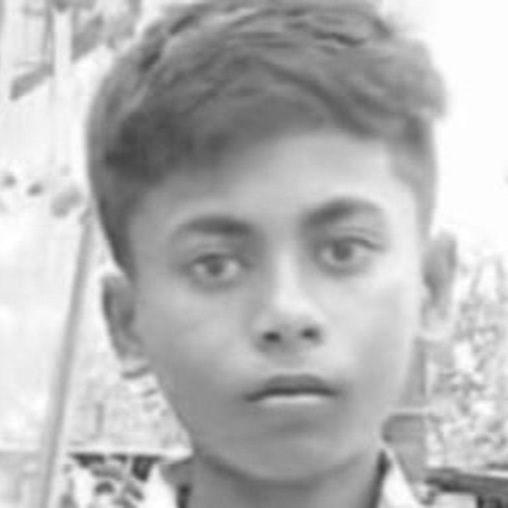 बाइक से निकले तीन दोस्त घाघरा नदी में डूबे:आजमगढ़ में एक को मौत, दो अन्य को मजदूरों ने बचाया