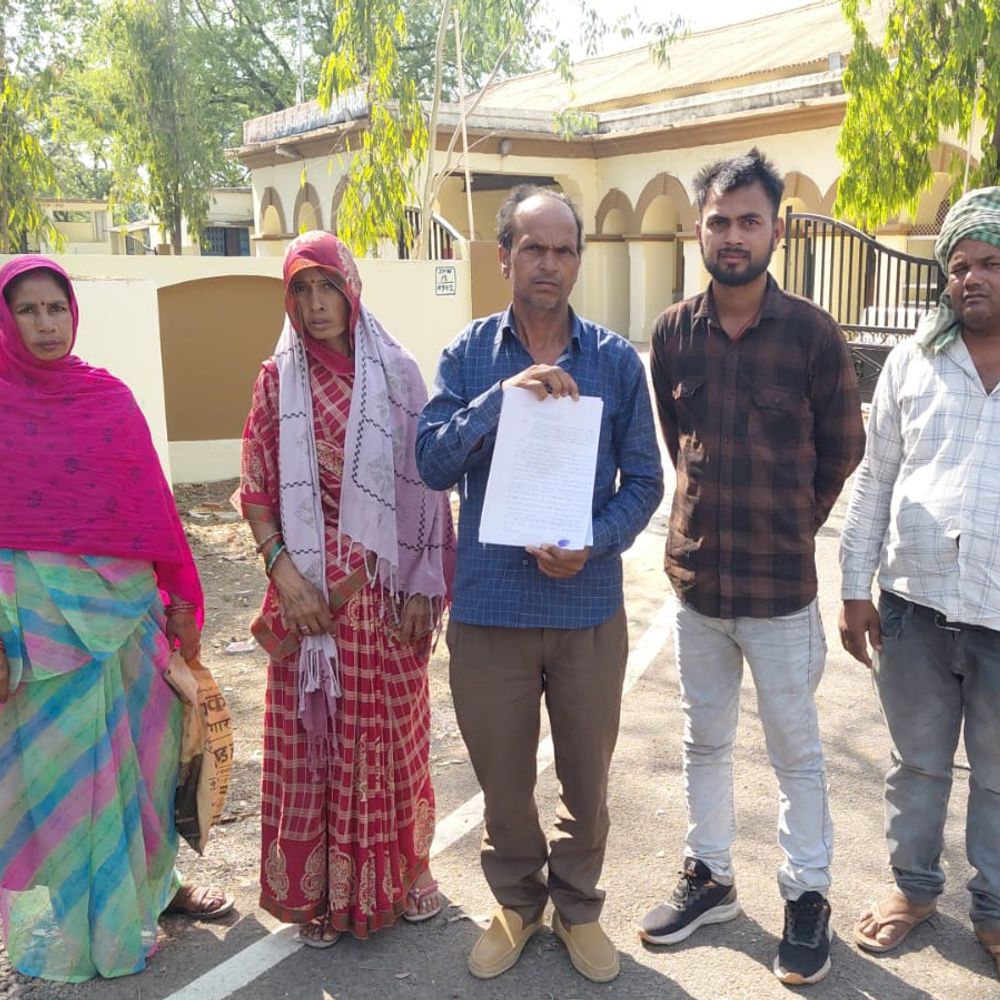 पन्ना में बीएससी छात्रा ने फांसी लगाकर जान दी:  परिजन ने युवक पर शादी के लिए परेशान का आरोप लगाया, एसपी से की शिकायत – Panna News