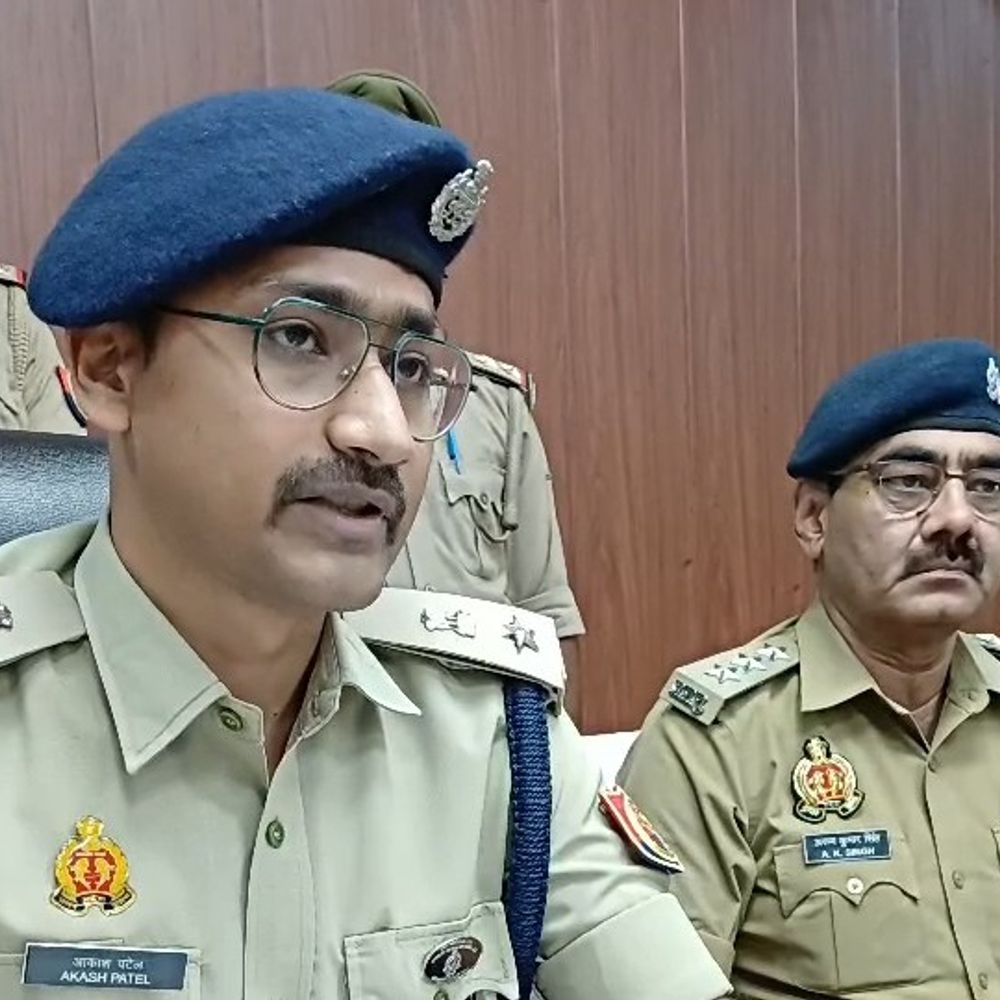 चंदौली में दो शातिर अपराधी जिला बदर:डीएम ने पुलिस की संस्तुति पर छह माह के लिए किया निष्कासित