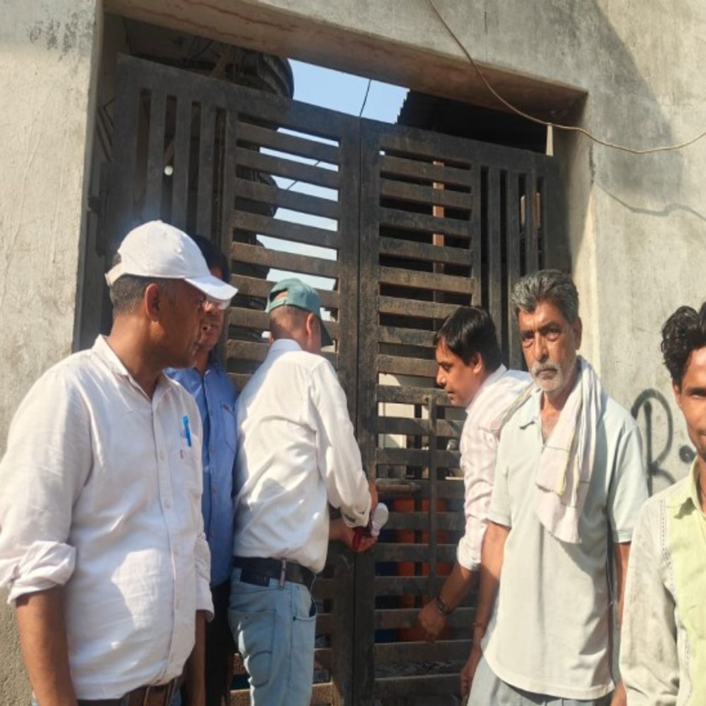 मथुरा में रिफाइंड से बन रहा था पनीर:खाद्य विभाग ने छापामार कर बरामद किया 900 किलो पनीर, शादी विवाह में सप्लाई के लिए किया गया था तैयार