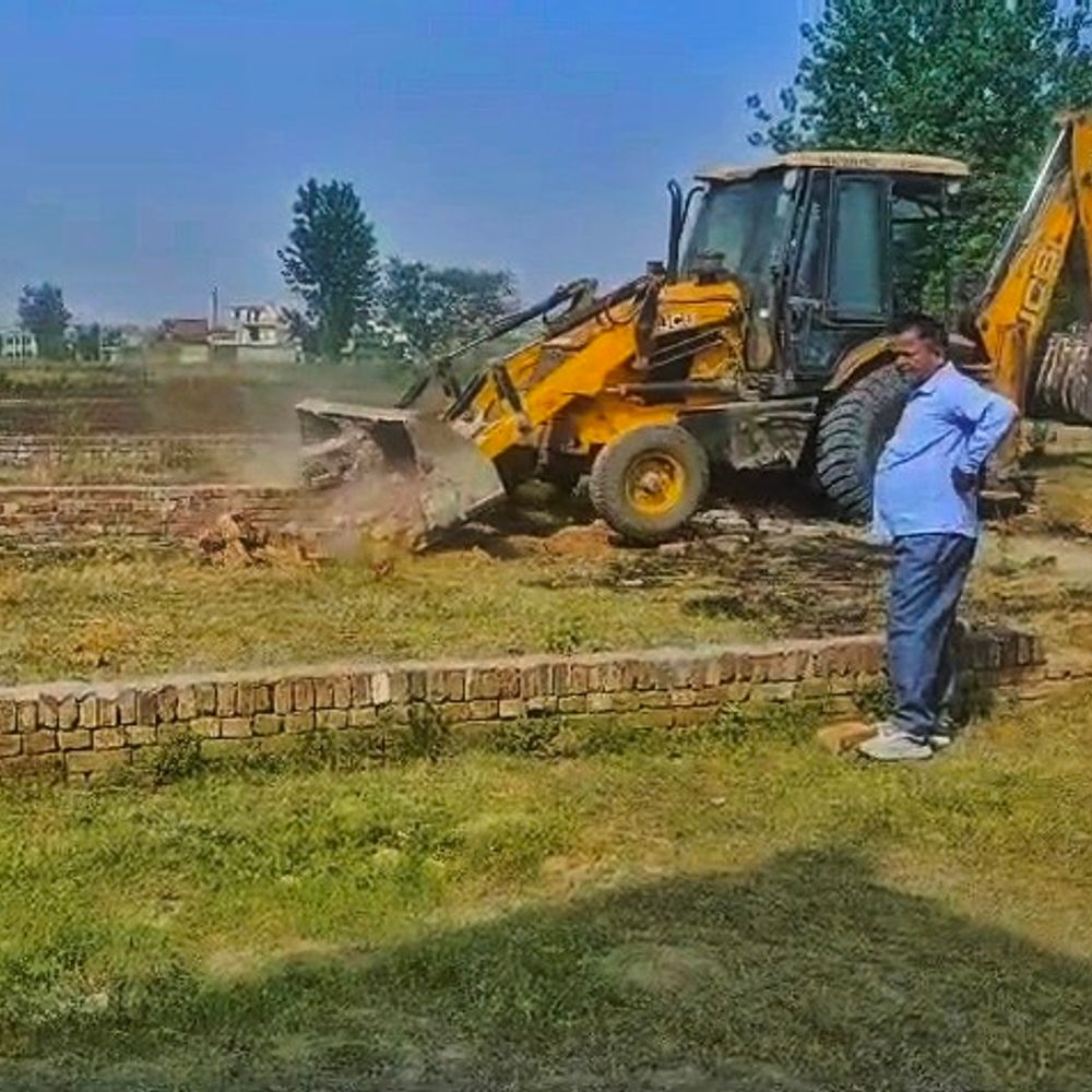 एमडीए ने 20 बीघा अवैध प्लॉटिंग ध्वस्त की:नोटिस के बाद भी नहीं माने भू-स्वामी, पुलिस बल रहा मौजूद