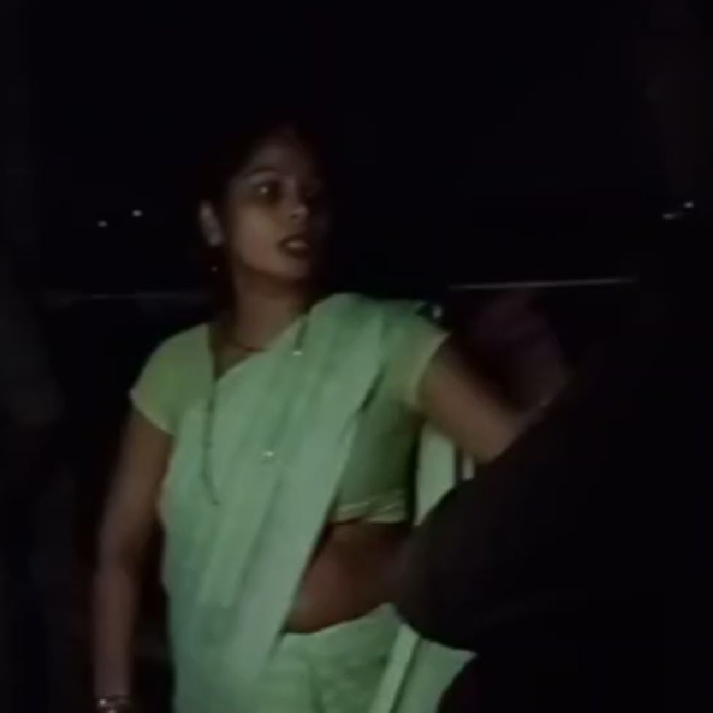 देवरिया में महिला का पर्स झपटा, चांदी के जेवर लूटे:बाइक सवार बदमाश फरार, पुलिस ने मामला दर्ज किया