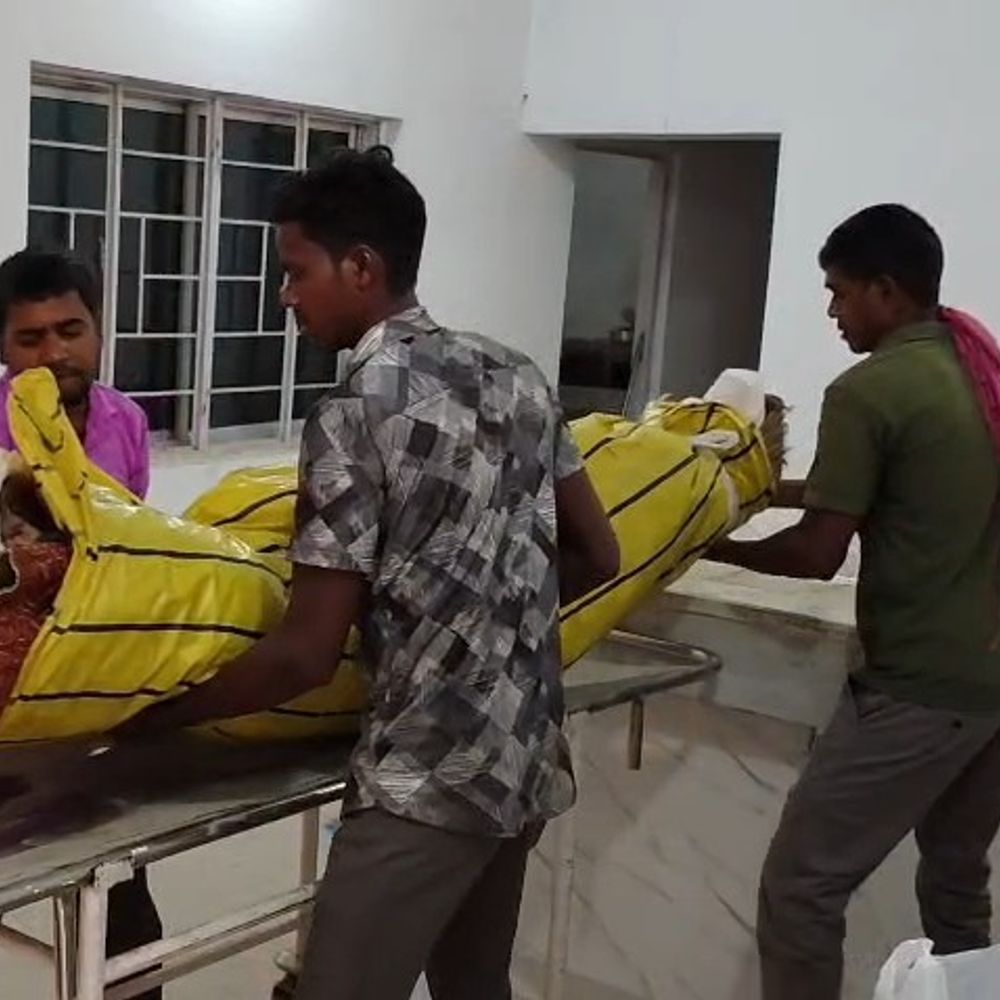 गुमला में वृद्ध की कुल्हाड़ी से हत्या:  तंत्र-मंत्र करने के शक में चचेरे भाई ने की वारदात, आरोपी फरार – Gumla News